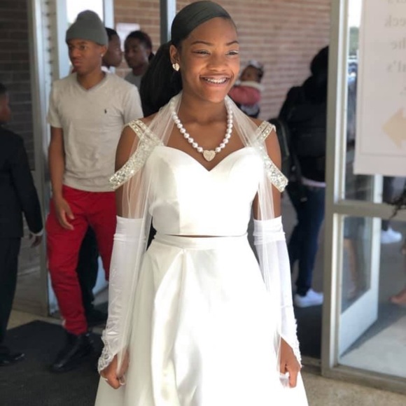 Prom - Picture 2 of 2